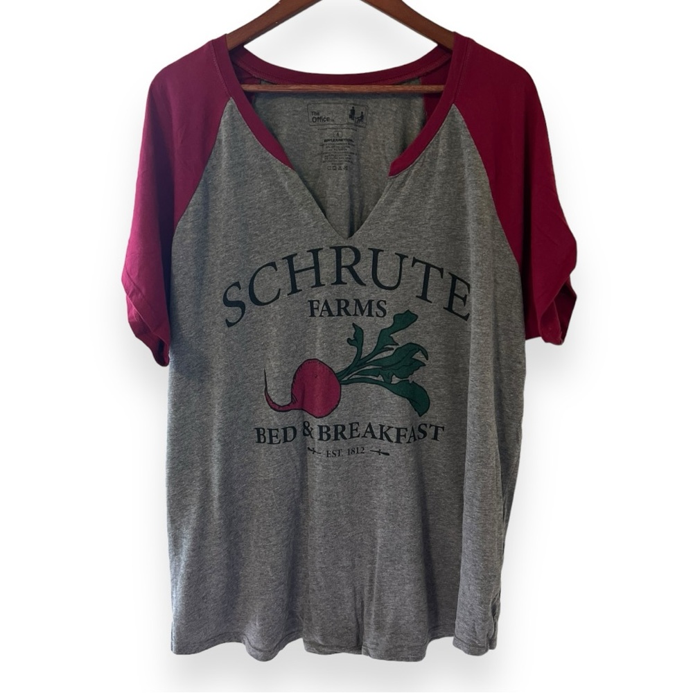 Torrid, Schrute Farms Graphic Tee (Size 4)